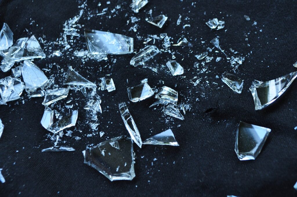 glass, broken, shattered-1818065.jpg